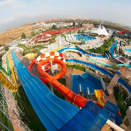 Aqua Dolphin Hotell 3*