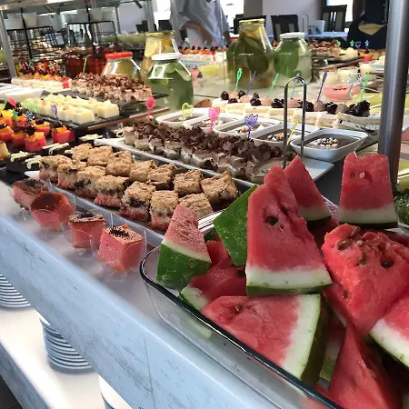 酒店 Aqua Dolphin 3*