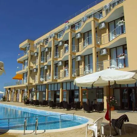 Aqua Dolphin Hotell 3*