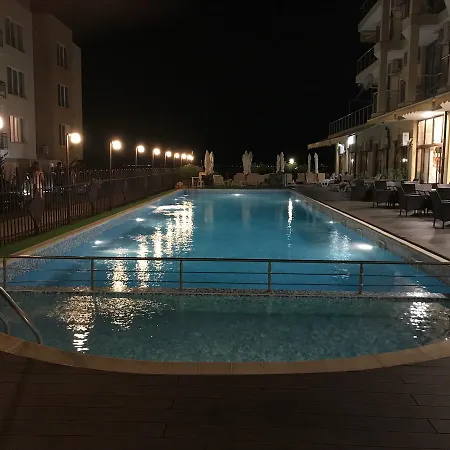 Aqua Dolphin Хотел